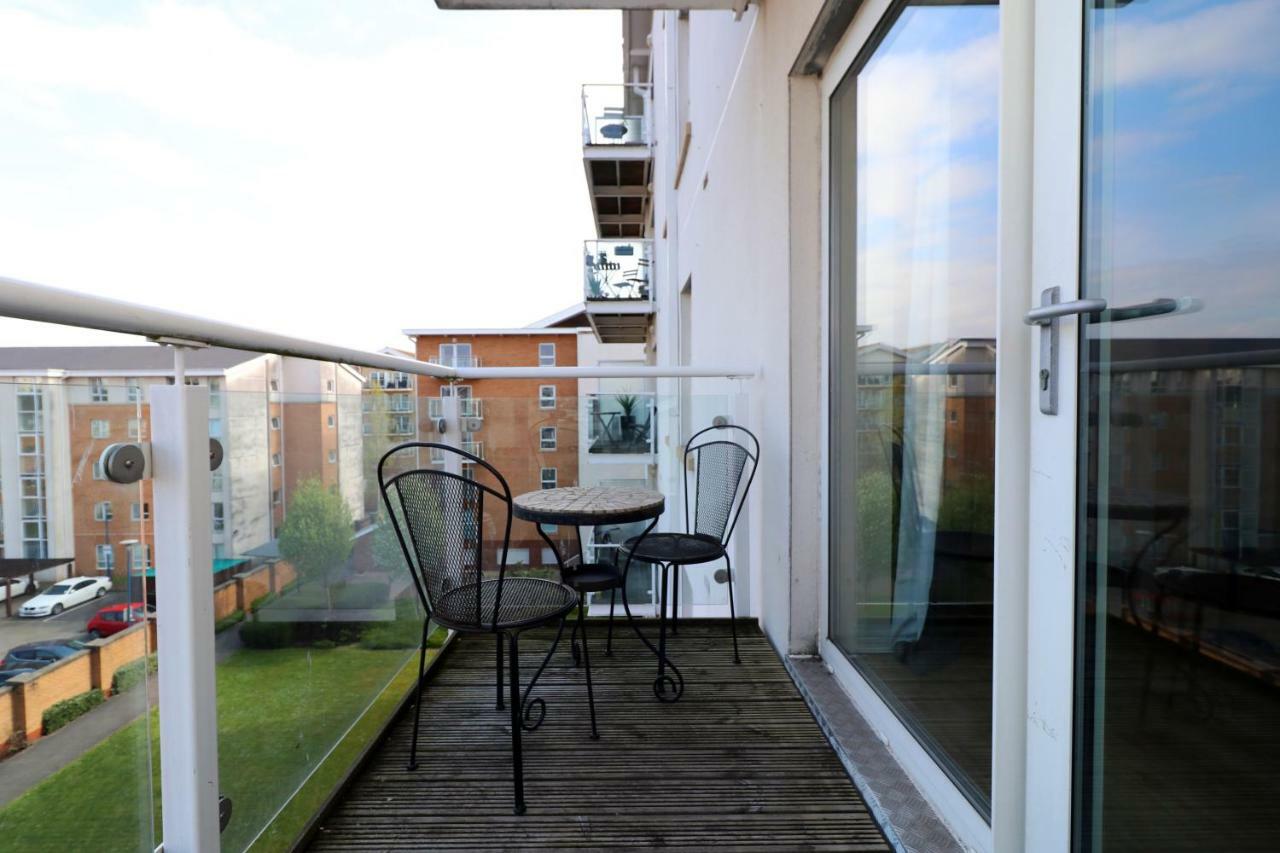 Central Century Wharf - Perfect Location, Swimming Pool And Gym Access Apartment Cardiff