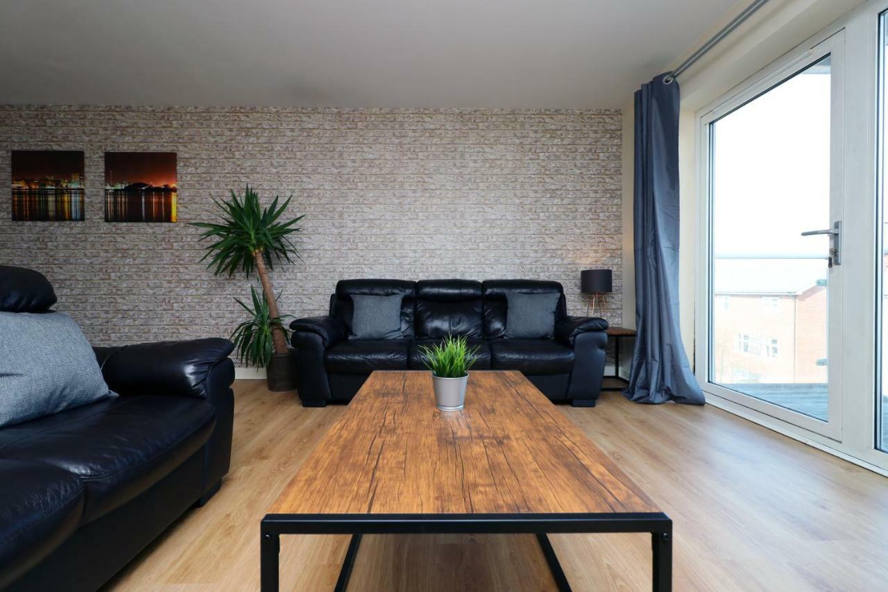 Central Century Wharf - Perfect Location, Swimming Pool And Gym Access Apartment Cardiff