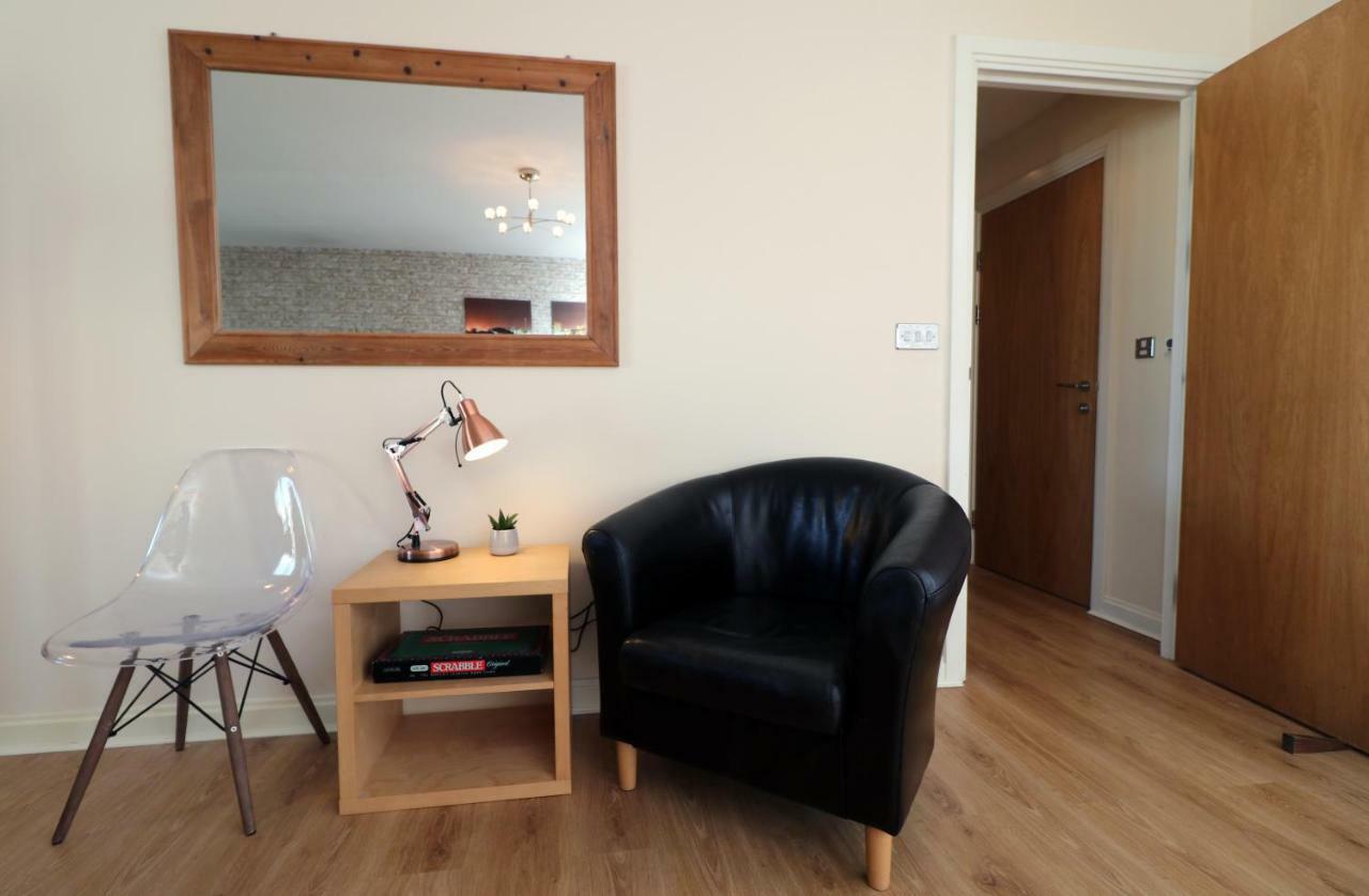 Apartment Central Century Wharf - Perfect Location, Swimming Pool And Gym Access Cardiff