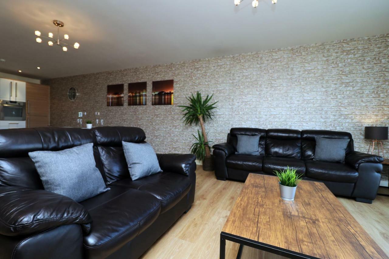 Central Century Wharf - Perfect Location, Swimming Pool And Gym Access * Cardiff