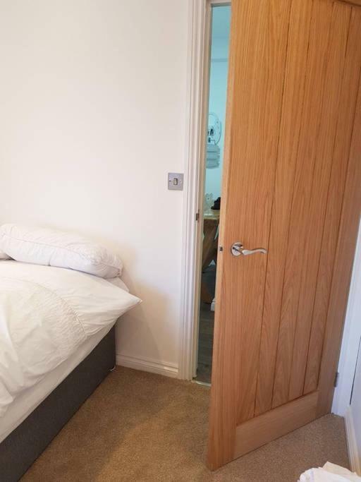 Apartment With Roof Terrace Close To City Centre Cardiff