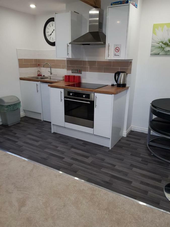 Apartment With Roof Terrace Close To City Centre Cardiff