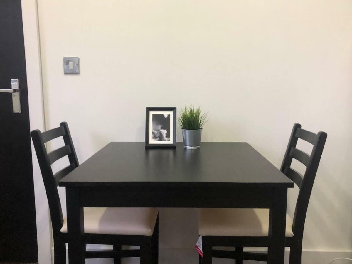 Spacious 1 Bed In The Centre Holiday home Cardiff