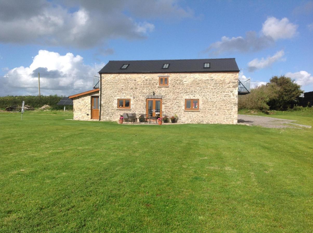 Beautiful Dog Freindly Cottage Near Cowbridge Barry & Cardiff Holiday home *