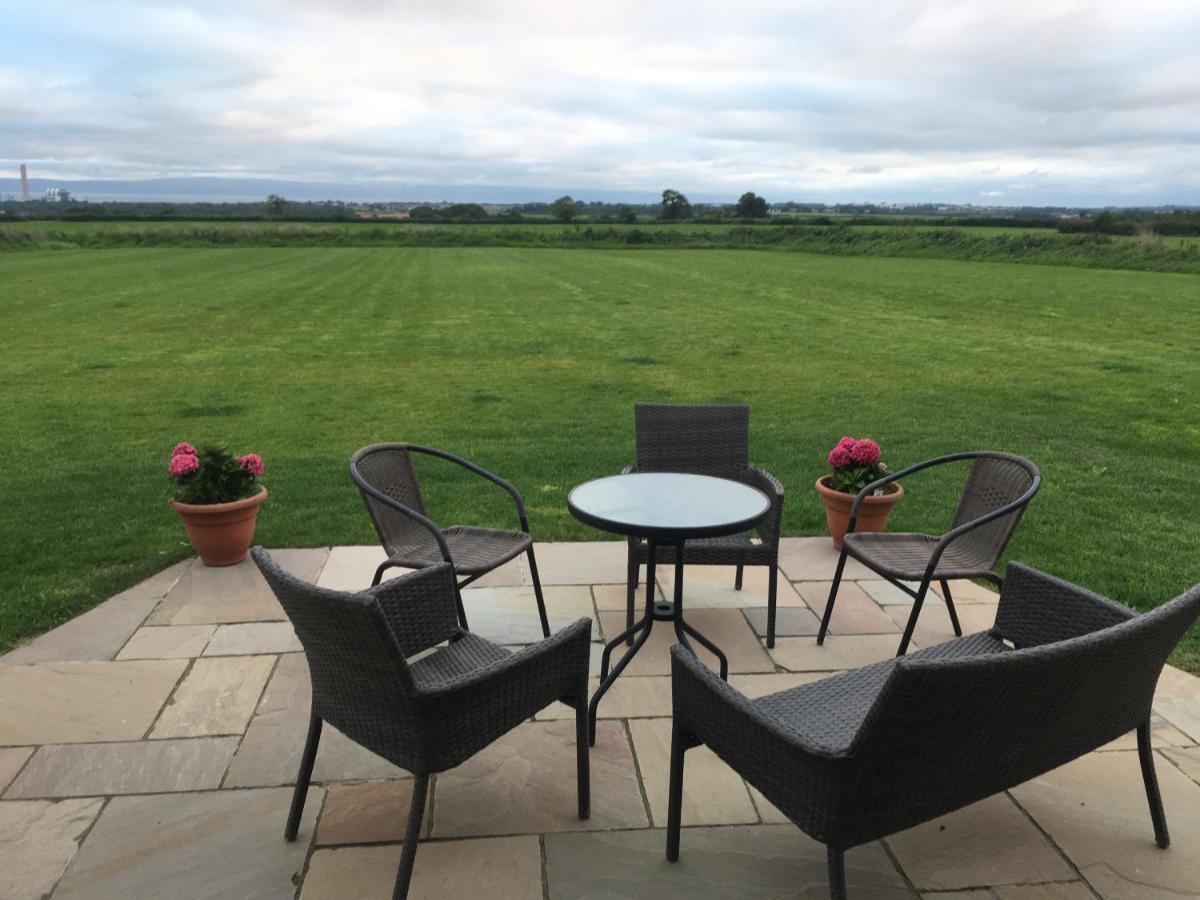 Beautiful Dog Freindly Cottage Near Cowbridge Barry & Cardiff Holiday home