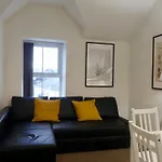 Bright And Modern 4 Person Apartment In City Centre