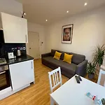 Bute Park Apartment W/ Heating + Private Bathroom