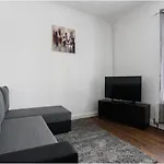2 Bed Apartment Near City Centre - By Sweet Stays