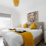 2 Bed Apartment Near City Centre - By Sweet Stays