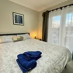 Stylish Apartment For 2 Nr Centre & Victoria Park