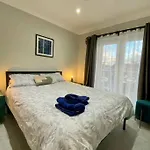 Stylish Apartment For 2 Nr Centre & Victoria Park