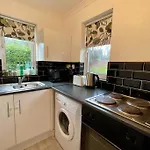 House Near Llandaff For Up To 6 With Parking