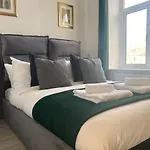 Stylish Pontcanna Flat Near City Centre
