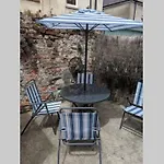 Cozy Hidden Gem In The Bay 10 Mins Walk From Wmc With Parking