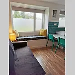 Stylish Studio Bungalow, Close To Cardiff Centre