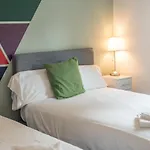 Pass The Keys Modern & Light 2 Bedroom Apartment In Canton