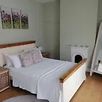Tynant House- Modern 3 Bed House- City Centre And Free Parking