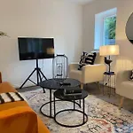18 North Road Flat 2 By Mia Living Free Parking On Site