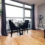 The View - Long Stay Offer - Modern Central Apartment And Parking By Cto Serviced Apartments