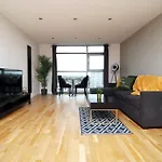 The View - Long Stay Offer - Modern Central Apartment And Parking By Cto Serviced Apartments