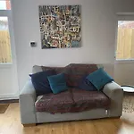 Lovely Coach House With Free Parking