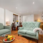 The Coach House, Centrally Located Detached Coach House