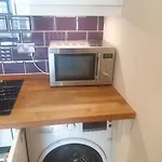 Amazing 2 Bed 2 Bath Apartment City Centre Free Secure Parking