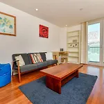 Pass The Keys Super Central Spacious 2 Bed Apartment With Parking