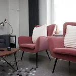 Mackintosh Flat 1 By Mia Living 2 Bedroom Apartment Near The City Centre