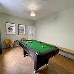 Edwardian City Centre House For Big Groups, Offroad Parking & Hot Tub!