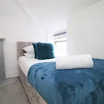 Free Local Parking - Fast Wifi - Sleeps 10 Guests By Property Promise