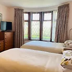 Cheerful 4-Bedroom Detached Family Home, Quiet Area