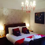 Ty Rosa Rooms
