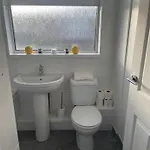 Cozy Flat 15 Mins From City Centre With Parking