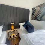 Sapphire Premier Apartments W/Secure Parking