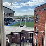 Fabulous Penthouse In Cardiff City Centre