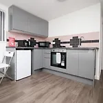 Ty Suites 7 - New Aparthotel In Cardiff