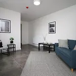 Ty Suites 7 - New Aparthotel In Cardiff