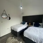 Sapphire Premier Apartments W/Secure Parking