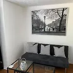 Lovely 1 Bed Serviced Apartment Near The City Centre With Free Parking