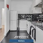 Cardiff Stylish 2 Bedroom Sleeps 6 Wi-Fi - Jrr Stays