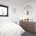 Central-Perfect For Business-1 Bed Snug