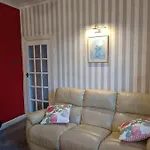 Penarth Town Terrace, Close To Cafes, Beaches, Cardiff