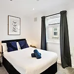 Apartment Nr City Centre & Park For Up To 6