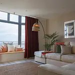 Luxury 1Br Seafront Apartment