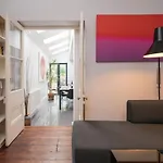 Spacious 4 Bedroom Character Home In Pontcanna