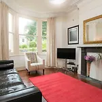 Spacious 4 Bedroom Character Home In Pontcanna