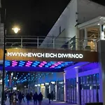 Beautiful Apartment In Cardiff