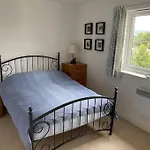 Beautiful River Views: 2 Bed / 2 Bath Modern Flat