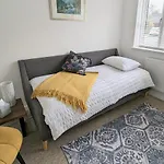 Studio Apartment North Cardiff